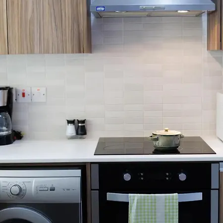 Luxury 2br 1 Min To Apartment
