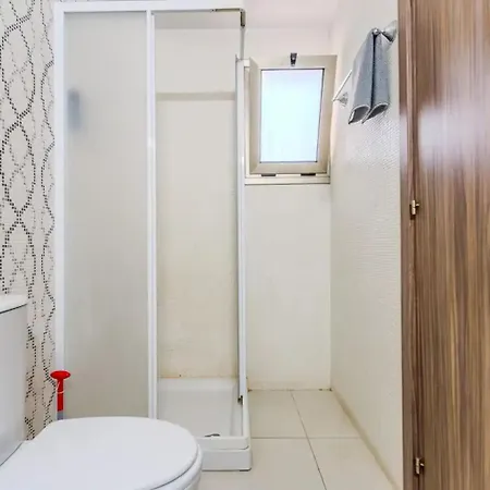Luxury 2br 1 Min To * Larnaca