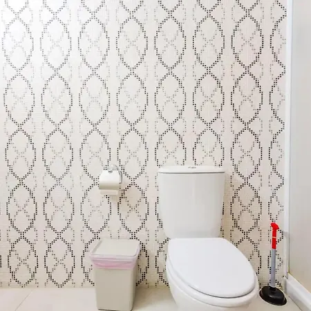 Luxury 2br 1 Min To * Larnaca